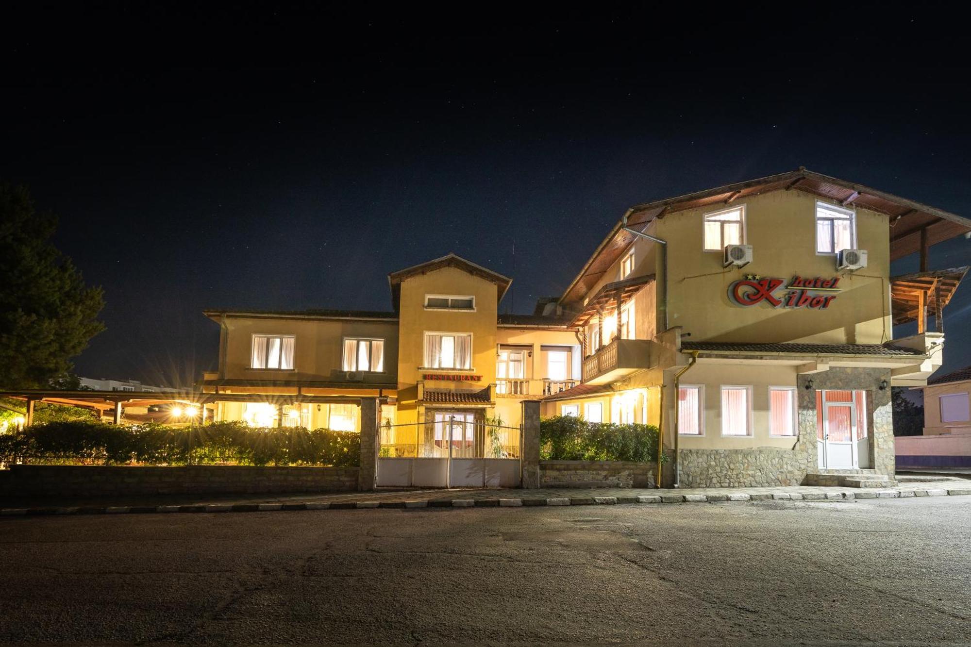 Hotel Kibor Gulubovo  Exterior photo